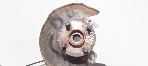 Toyota Corolla E120 E130 Front wheel hub