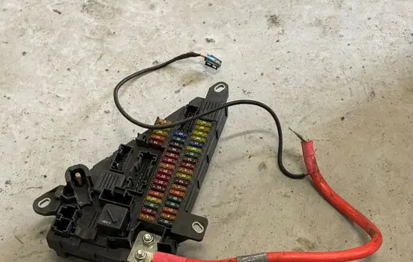 BMW 5 E60 E61 Fuse module 6906619