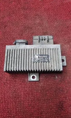 Renault Espace III Glow plug pre-heat relay 7700111525