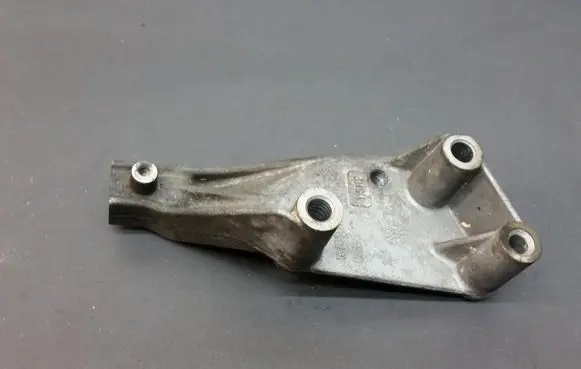 Fiat Bravo Engine mounting bracket