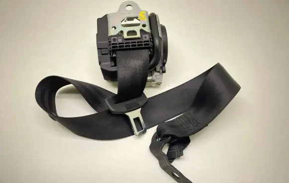 Audi A8 S8 D3 4E Rear seatbelt 4E0857806B