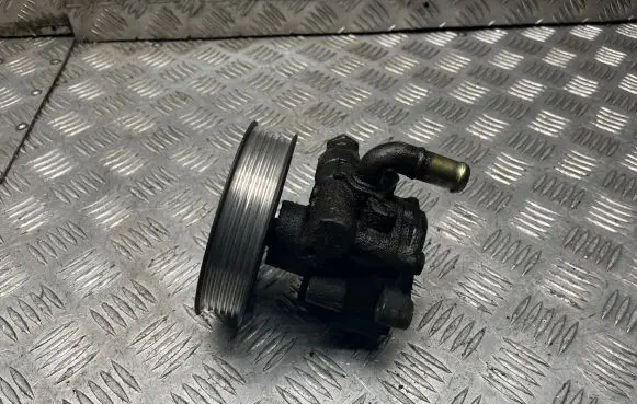 Skoda Octavia Mk1 (1U) Power steering pump 038145255B