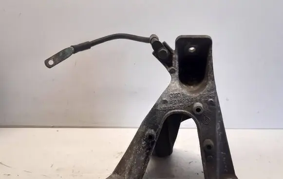 Audi A6 S6 C6 4F Engine mounting bracket 4F0199308P