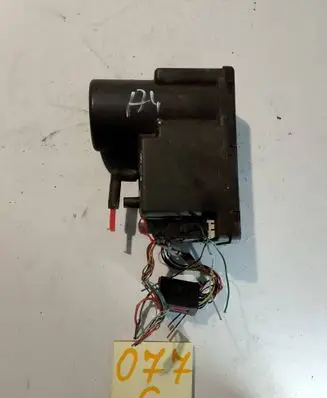 Audi A4 S4 B5 8D Central locking vacuum pump 4A0862257A