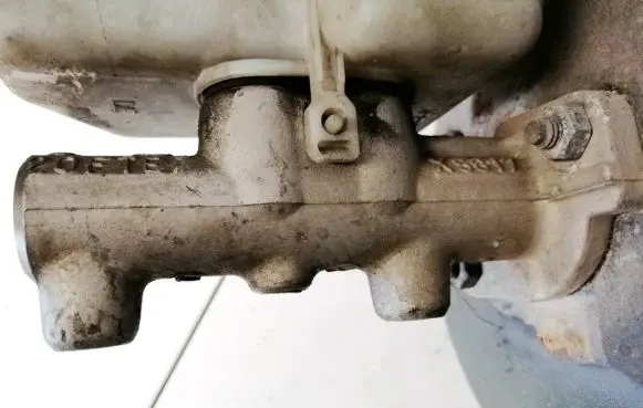 Skoda Fabia Mk2 (5J) Master brake cylinder