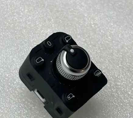 Audi Q2 - Wing mirror switch 4M0959565T