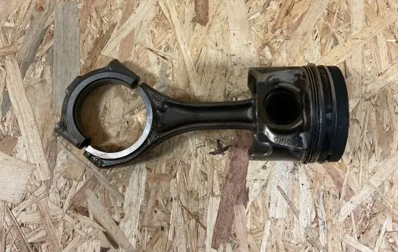 Volkswagen Touareg I Connecting rod/conrod 