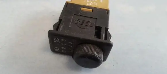 Nissan Sunny Headlight level height control switch