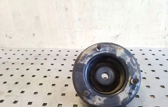 Mitsubishi Pajero Front coil spring rubber mount 