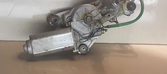 Mazda 323 Rear window wiper motor 8491009857
