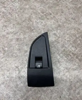 Mercedes-Benz C AMG W205 Electric window control switch 7303634