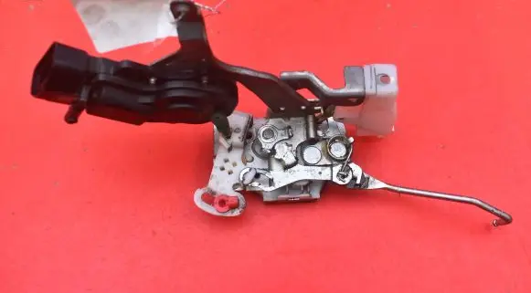 Peugeot 107 Front door lock