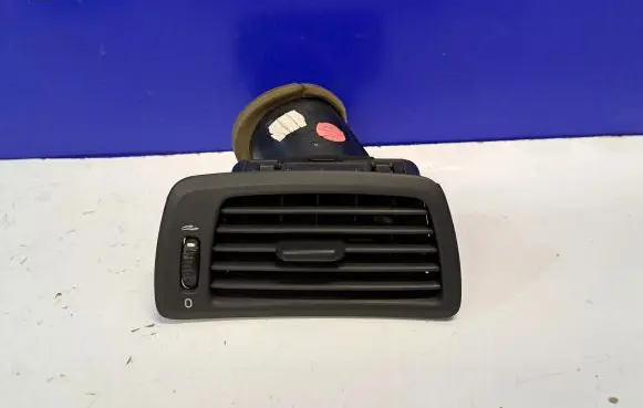 Volvo V70 Dashboard air vent grill cover trim 3409375