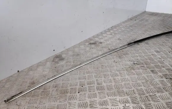 Roof trim bar molding cover