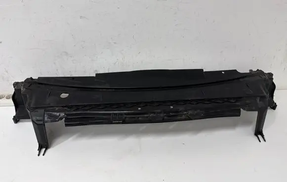 Volvo S60 Front bumper skid plate/under tray 09484067 D5C2
