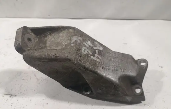 Audi A4 S4 B5 8D Engine mounting bracket 8D0199307H