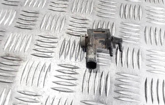 Volkswagen Sharan Valve vacuum 1J0906283C