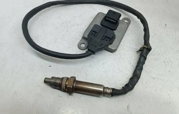 Mercedes-Benz E W212 Lambda probe sensor A0009057000 5WK96682A 0009057000