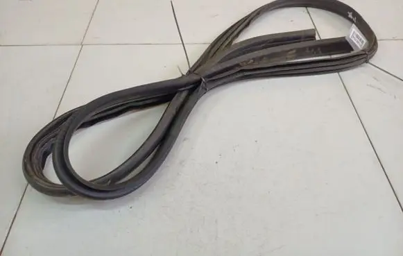 Skoda Roomster (5J) Rubber seal front coupe door 