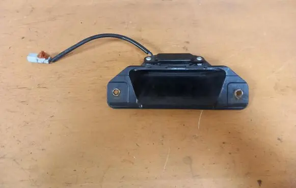 Honda CR-V Tailgate opening switch