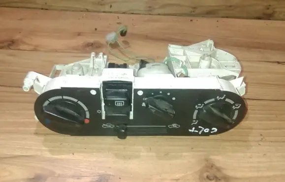 Mitsubishi Colt Climate control unit mr201365