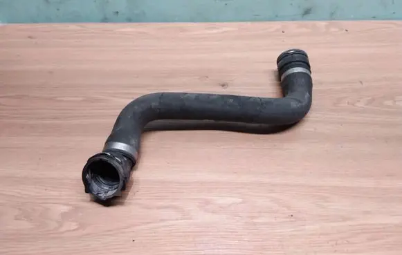 BMW 5 E60 E61 Engine coolant pipe/hose 7799748