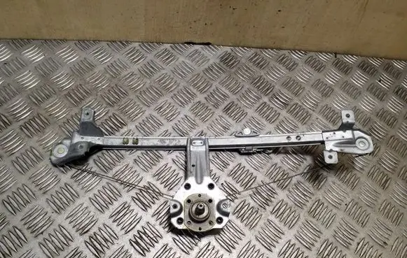 Rear door manual window regulator