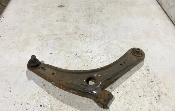 Mitsubishi Outlander Front lower control arm/wishbone