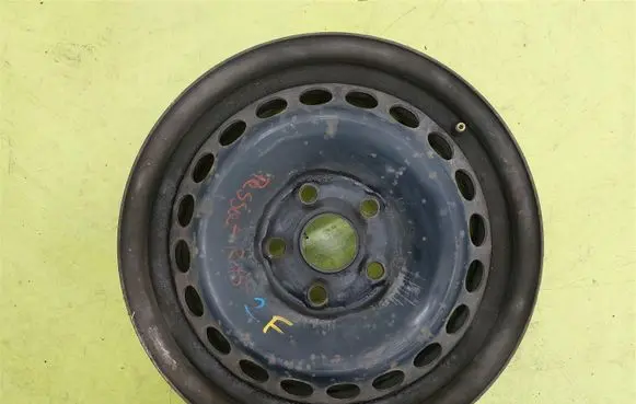 Volkswagen PASSAT B5 R15 steel rim 8D0601027