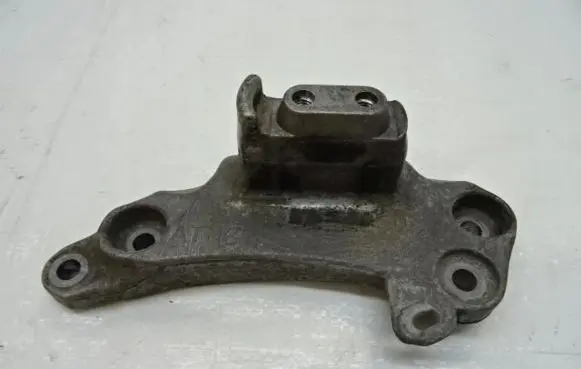 Citroen C5 Aircross Gearbox mounting bracket 9813721980