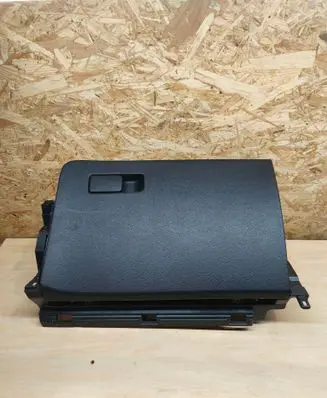 Glove box