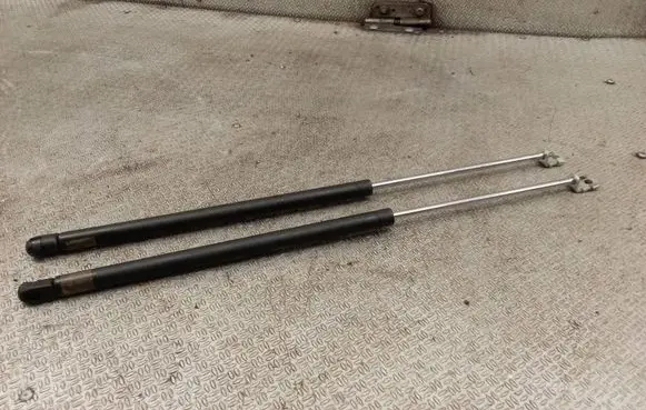Lexus IS 220D-250-350 Tailgate/trunk strut/damper