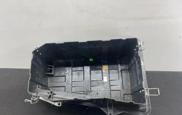 Audi Q7 4L Battery box tray 7L0801283D