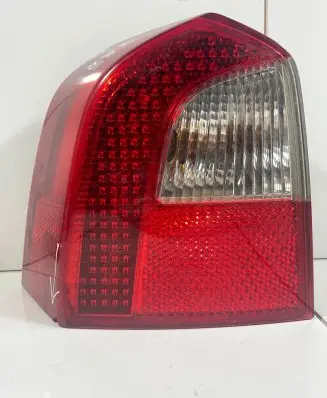 Volvo V70 Rear/tail lights 30698983 C868690S AU200009