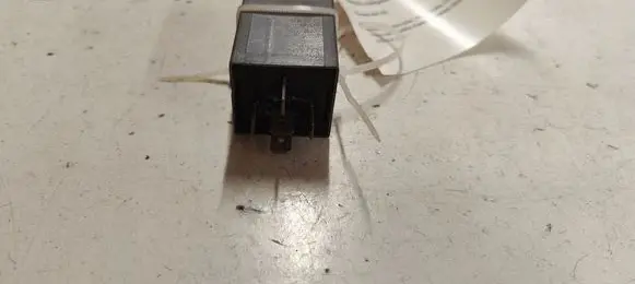 Peugeot 607 Seat heating relay 9654594980