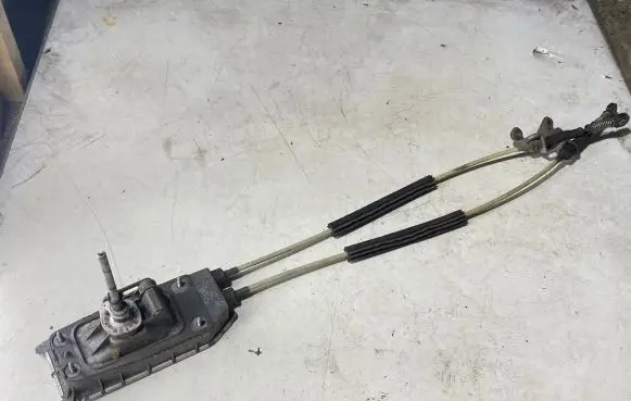 Volkswagen Polo IV 9N3 Gear shifter/selector 6q0711061e