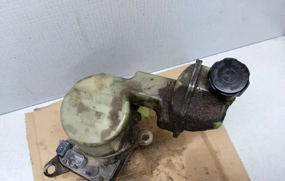 Ford Fiesta Power steering pump 5S613K514AF