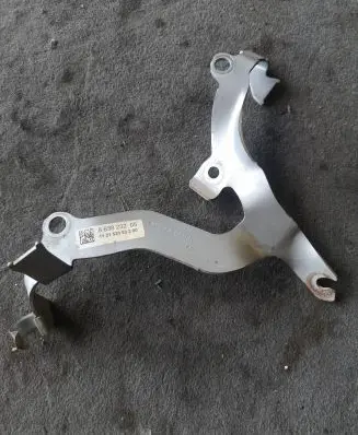 BMW 5 G30 G31 G38 Muffler mount bracket/holder 8638232 112152053200
