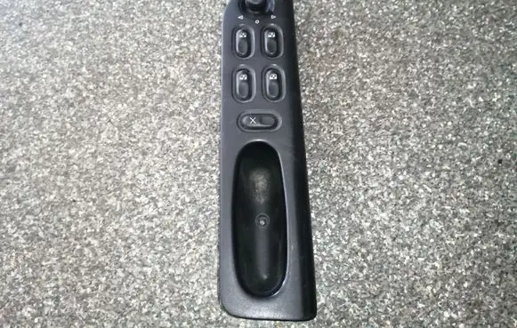 Renault Laguna I Electric window control switch 7700875649