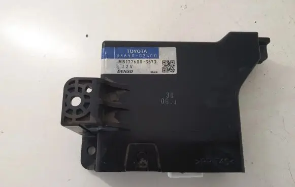 Toyota Auris 150 Air conditioning/heating control unit 8865002400