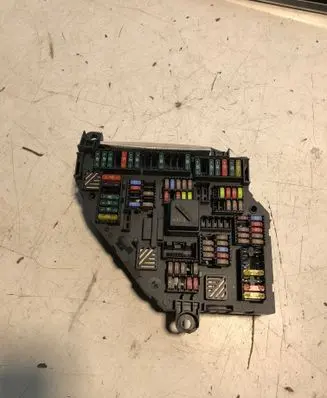 BMW 5 F10 F11 Fuse module 1670498