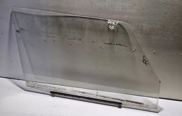 Daihatsu Rocky Front door window/glass (coupe) 43R00014