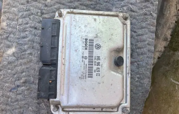 Skoda Roomster (5J) Engine control unit/module 045906019CC 0281012750