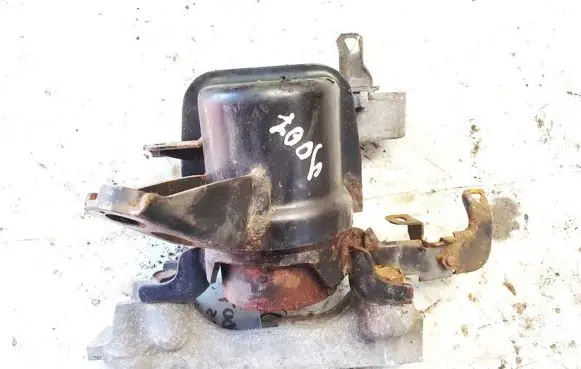 Toyota Auris 150 Engine mount bracket