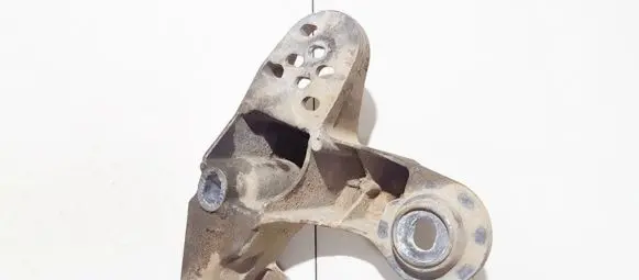 Audi A4 S4 B5 8D Engine mounting bracket 8d0199351h