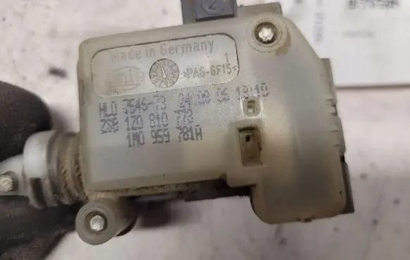 Skoda Octavia Mk2 (1Z) Fuel tank cap lock motor 1Z0810773 1M0989781A