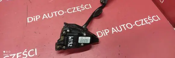 Volkswagen PASSAT B5 Accelerator throttle pedal 8D2721523