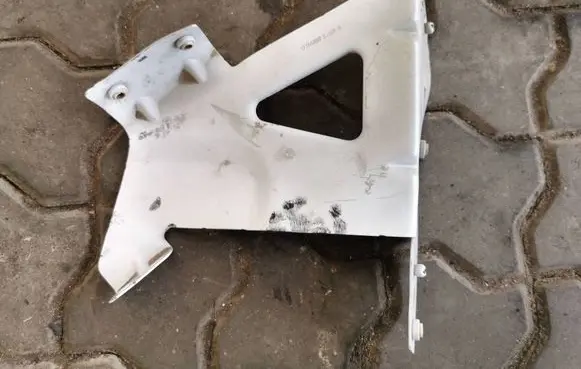 Citroen Berlingo Fender mounting bracket 177648B0 22039G 2039