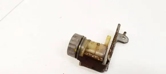 Brake fluid reservoir