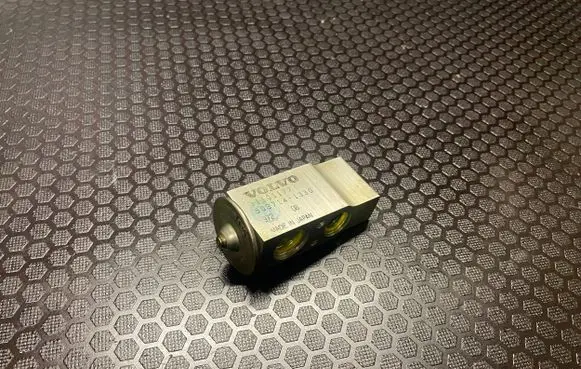 Volvo S80 Air conditioning (A/C) expansion valve 31101177 5037141330